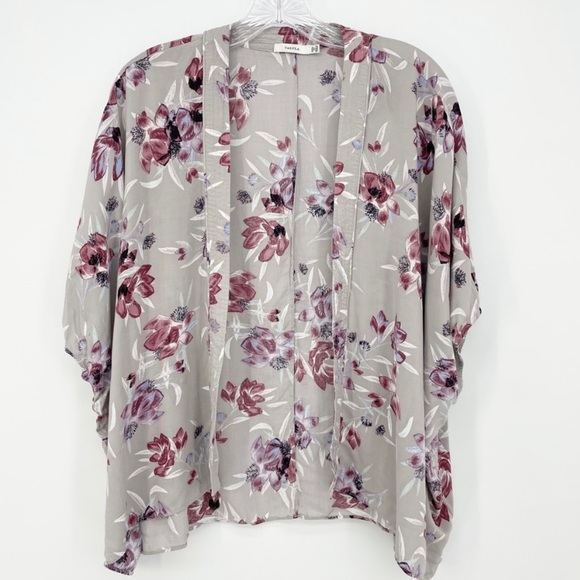 Aritzia Talula Kimono/Shawl Sleeveless Open Cardigan - Picture 1 of 9